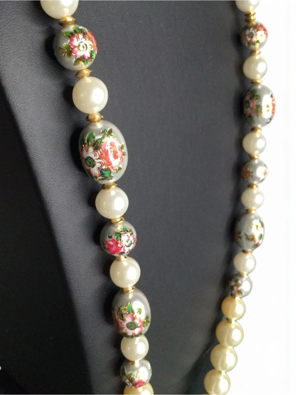 Vtg Graduated Faux‑Pearl Necklace w/ Gray Lacquered Tensha‑Style Floral Beads - Picture 13 of 15